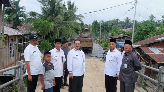 Sekda Inhil Tinjau Pembangunan Ruas Jalan Teluk Pinang-Gaung Sepanjang 5 Kilometer