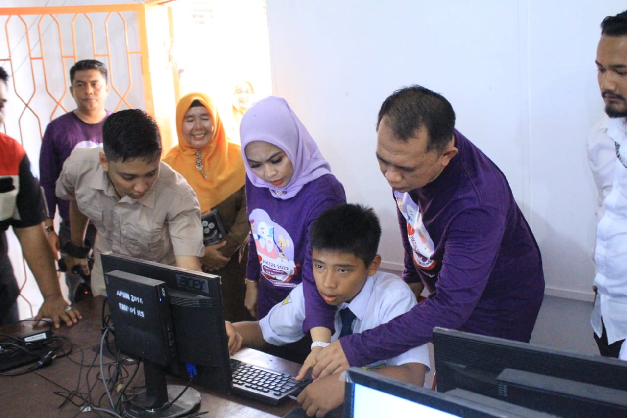 Bupati Labuhanbatu Monitoring Kesiapan Sekolah dan Gladi Bersih Pelaksanaan ANBK Tingkat SMP Tahun 2