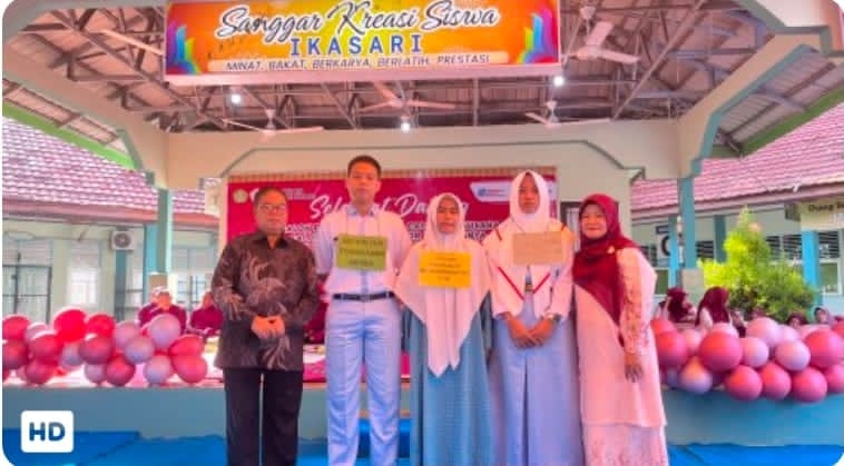 Ketua Yayasan Univ. Riau Buka MPLS SMK Farmasi IKASARI Pekanbaru