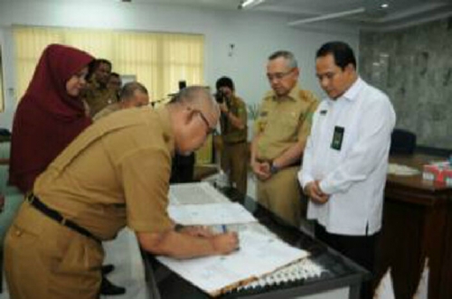 Plt Gubri Himbau Seluruh SKPD di Pemprov Riau agar menerapkan Pakta Intergritas