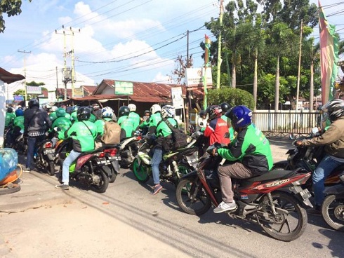 Pemko Minta GoJek dan Uber Urus Perizinan