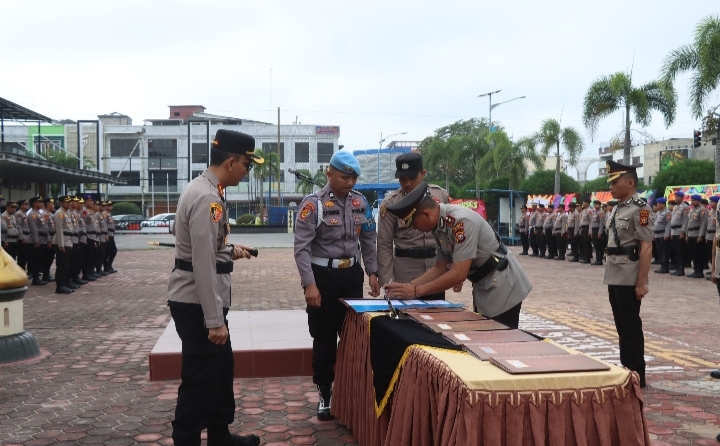 Lima Pejabat Polres Dumai Resmi Berganti, Kapolres Tekankan Peningkatan Pelayanan Publik