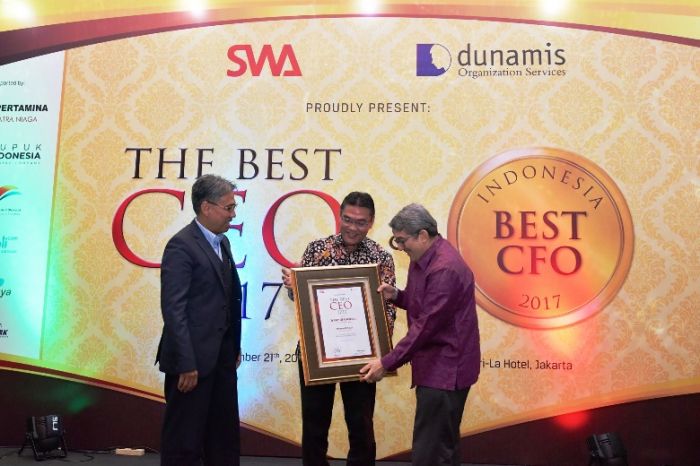 Dirut Bank Riau Kepri Dinobatkan Sebagai The Best CEO 2017