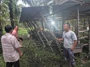H. Khairul Umam Serahkan Bantuan 8 Ekor Sapi Lewat Pokirnya