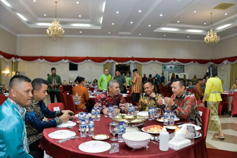 Pj. Bupati Kampar Hadiri Ramah Tamah dan Makan Malam Bersama Kasad Jenderal Dudung