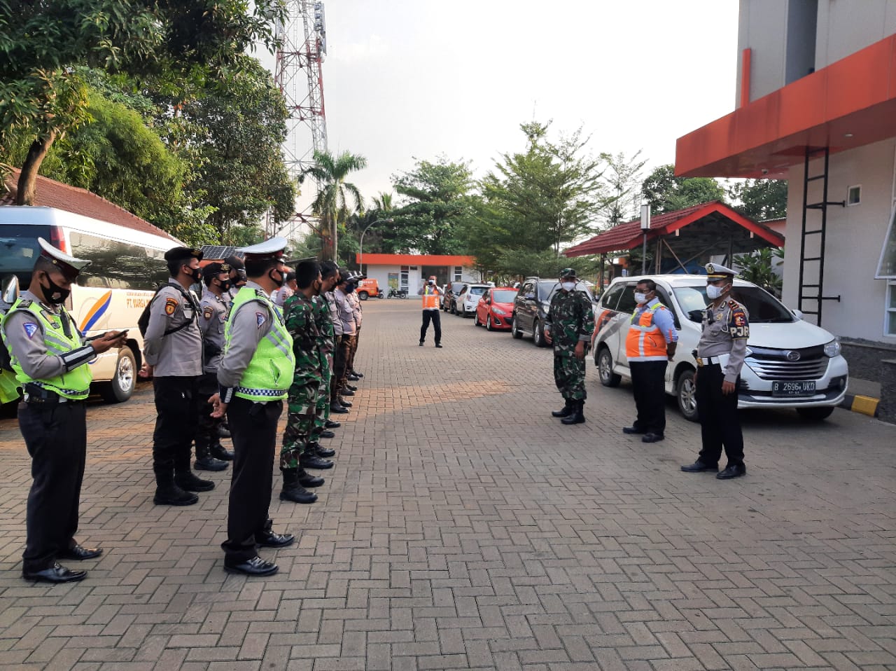 Ditpamobvit Polda Banten Gelar Patroli Gabungan di Tol Tangerang-Merak