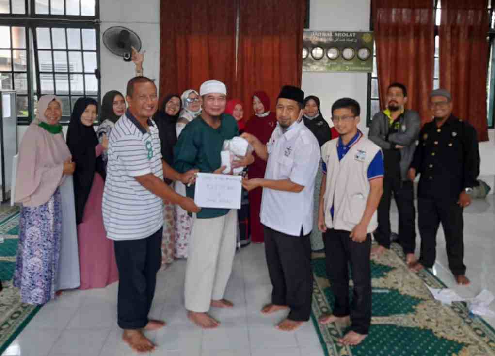 GMMK Riau Serahkan Donasi  untuk Palestina Lewat KNRP