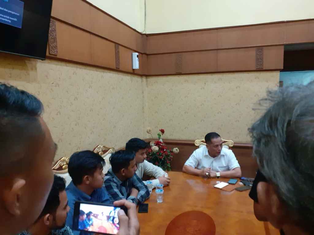 Dicap Rektor Otoriter, Mahasiswa UIN SUSKA Mengadu Ke DPRD Riau