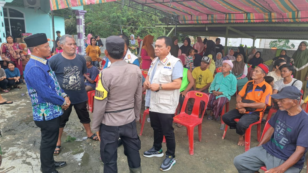 Bupati Labuhanbatu Temui Warga Terdampak Banjir