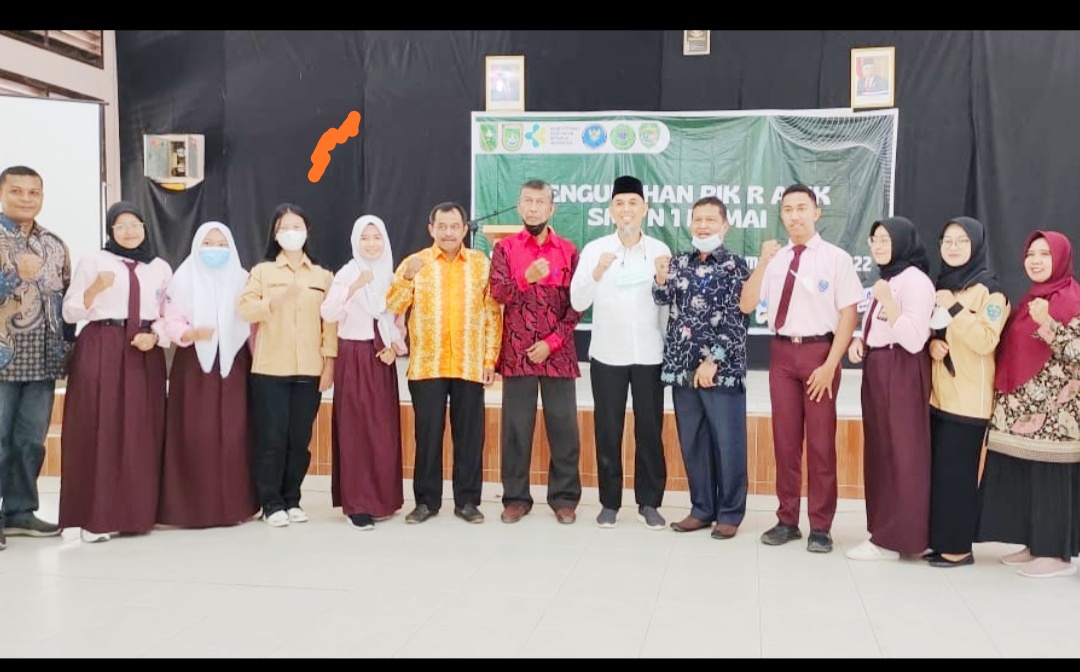 Pengukuhan Pik R Asik Di SMKN 1 Dumai Dan Sekaligus Gelar  Seminar Permasalahan Remaja Di Hadiri Wak