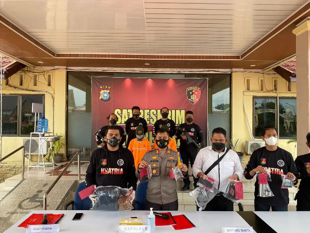 Polres Bengkalis Gelar Pers Liris Terkait Pembunuhan Yang Terjadi Di Mandau