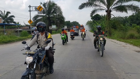 Usai Kecamatan Mandau Team Bergerak Lakukan Penyemprotan Ke Bathin Solapan Terkait Covid -19