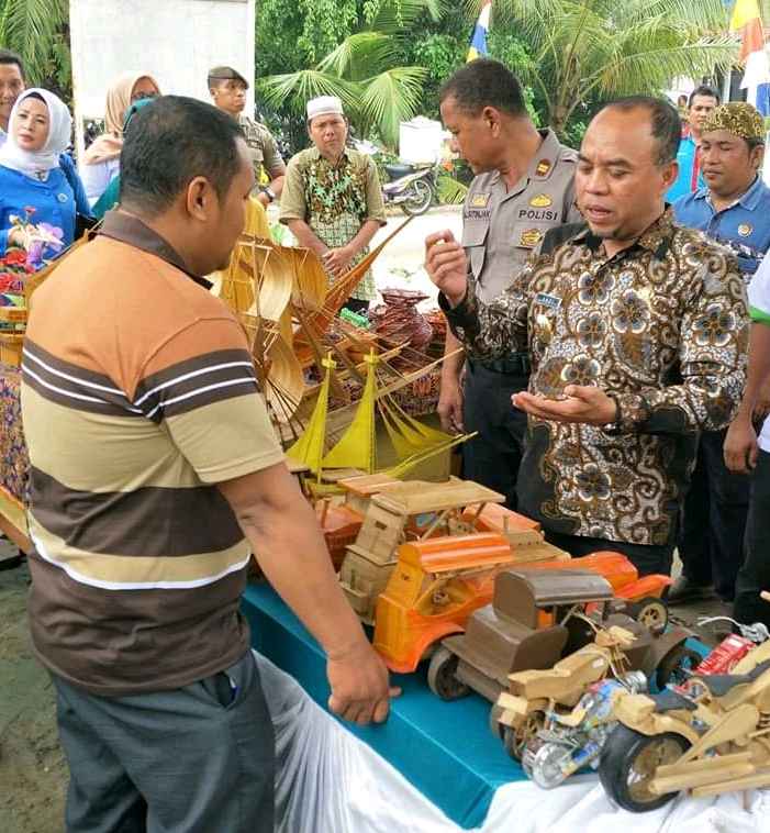 Bupati Labuhanbatu Tinjau Bursa Inovasi Desa