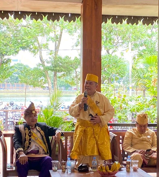 Diradja Air Tiris Melayu Kampar Menerima Penghargaan dalam acara Gelar Budaya Nusantara