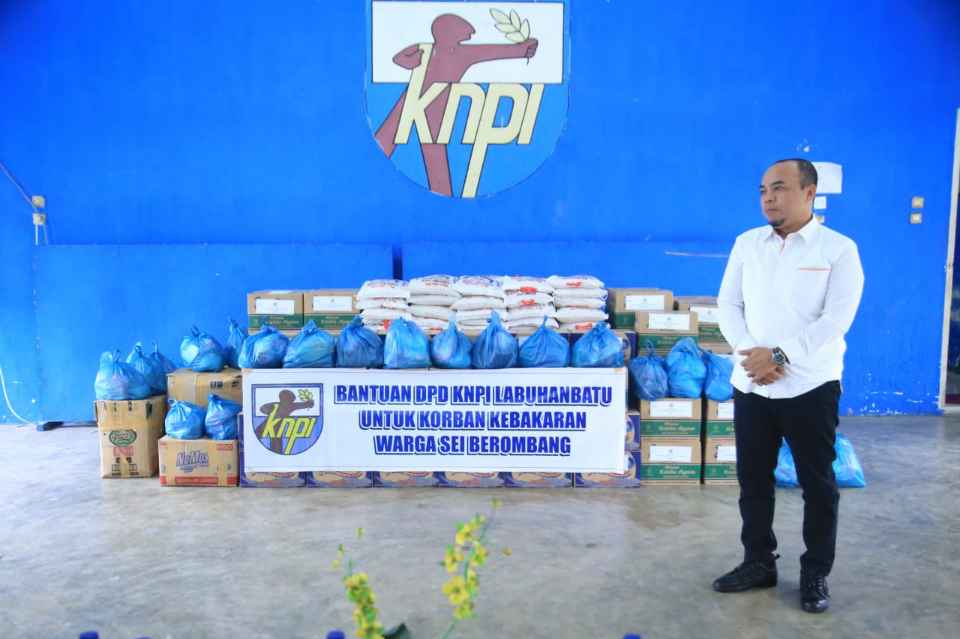 Plt. Bupati Labuhanbatu Lepas keberangkatan Bantuan Korban Kebakaran