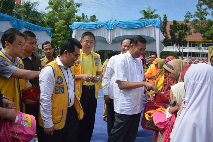 TP PKK dan Lions Club Santuni Petugas Kebersihan se-Kota Pekanbaru
