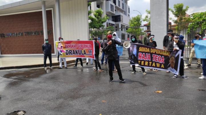 Disebut Syamsuar 'Gubernur Drakula' Mau dipolisikan ! AMPUN Riau : Kalau Bersih Mengapa Takut?