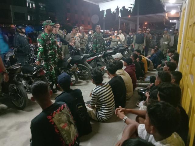Kapten Arh Jemirianto Beri Arahan Kepada Puluhan Remaja Yang Terjaring Razia Balap Liar