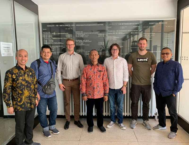 Rektor UIR dan Tiga Dosen Kembali dari Jerman Ikuti Program Visiting Professor and Fellow
