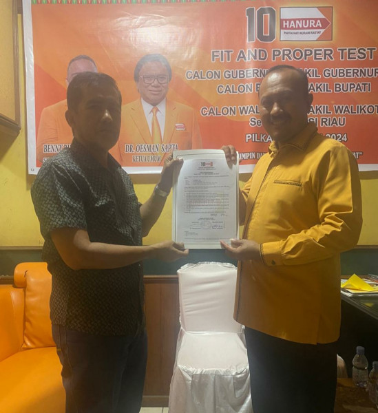 H. Darnil, SH, Terima Surat Rekomendasi DPP Hanura, Siap Maju di Pilkada Pekanbaru 2024-2029