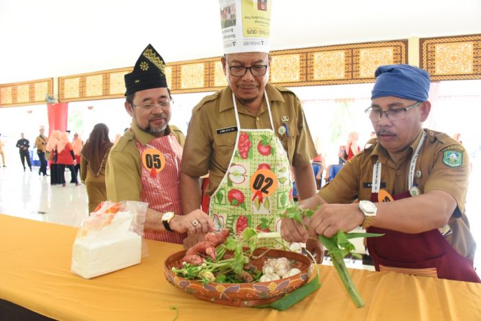 Meriahkan HUT DWP ke-19, Sekda Bengkalis Jadi Chef Dadakan