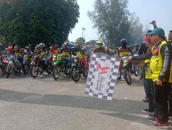 Semarak HUT Bhayangkara 77, Polres Bengkalis Gelar Baksos Serta Trail Adventure Duri