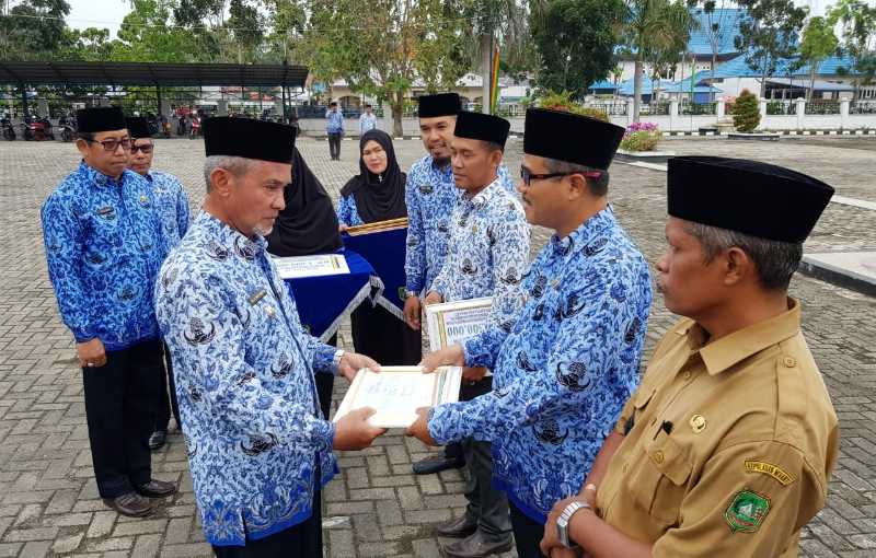 Wabup Meranti Pembina Apel Kesadaran Nasional, Himbau PNS Bekerja Penuh Tanggungjawab