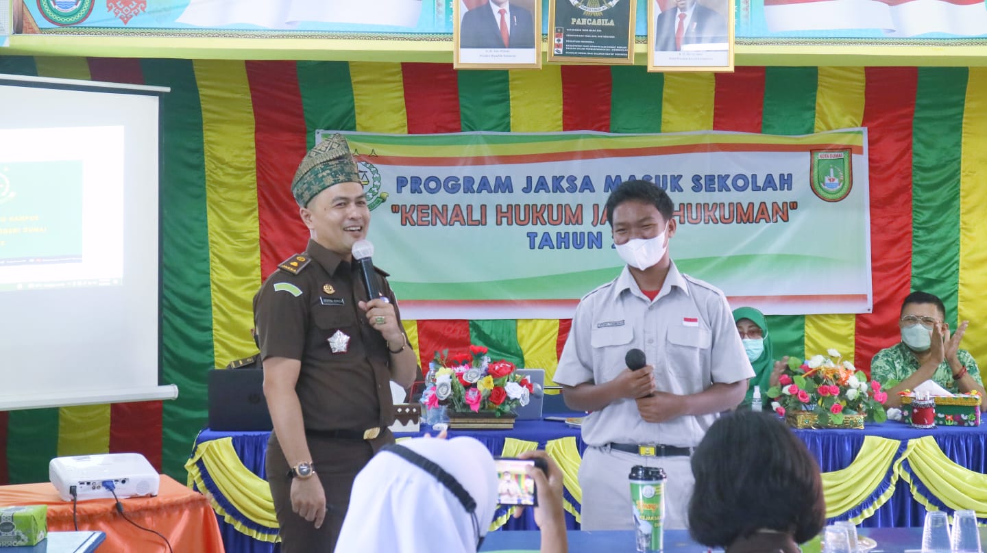 Program Jaksa Masuk Sekolah, Kejari Dumai Datangi SMPN Binsus.