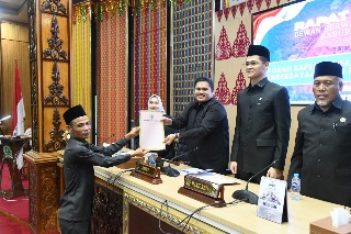DPRD Tetapkan Ranperda menjadi Perda, Bupati Harapkan Usaha Mikro jadi Investasi Strategis Daerah