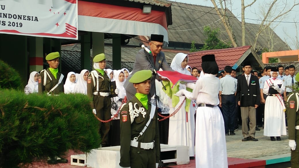 HUT RI Ke- 74, SMK Negeri 2  Dumai Tampil dengan Semangat Baru