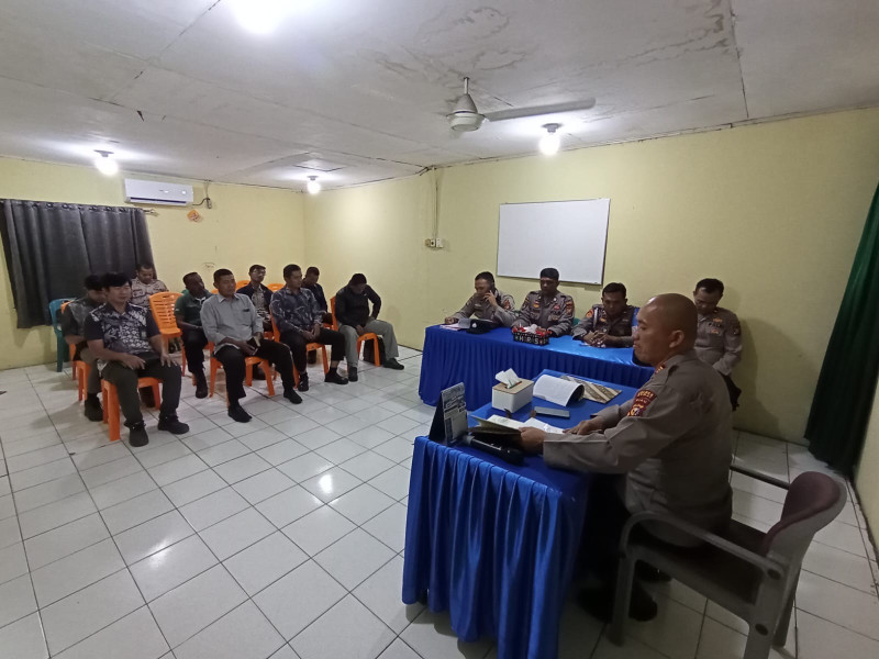 Kepolisian Sektor Kawasan Pelabuhan  Dumai Gelar Jumat Curhat Di  Areal Pelabuhan PT Pelindo Dumai.