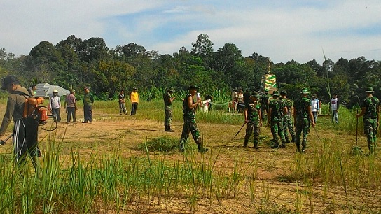 TNI dan Masyarakat Pulau Gadang adakan Karya Bhakti