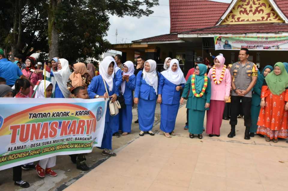 Muslimati Catur Resmi Lepas Pawai Karnaval IGTKI Kampar
