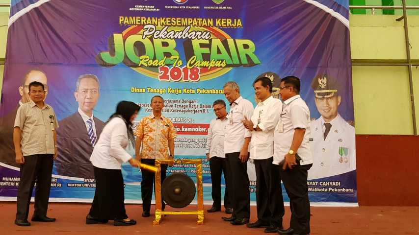 Job Fair 2018 di UIR Diserbu Masyarakat