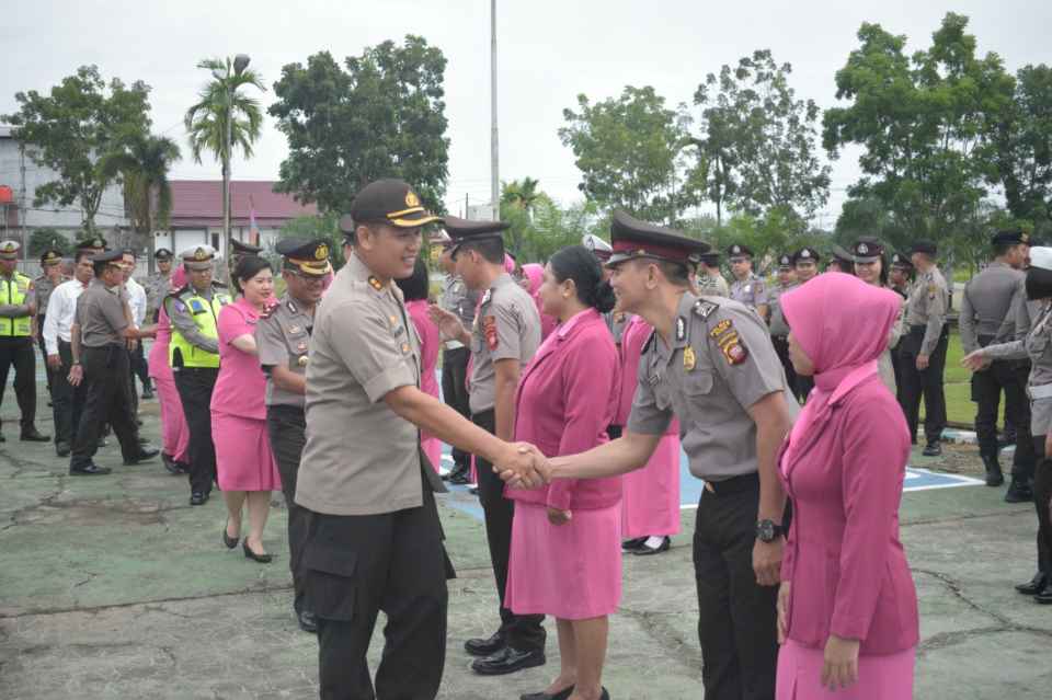 34 Personel Bintara Polres Sekadau Terima Kenaikan Pangkat Satu Tingkat Periode Juli 2019