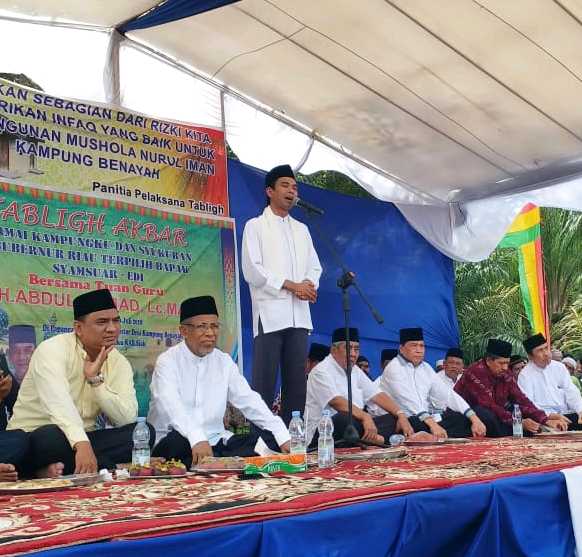 Ribuan Warga Benayah Sambut UAS