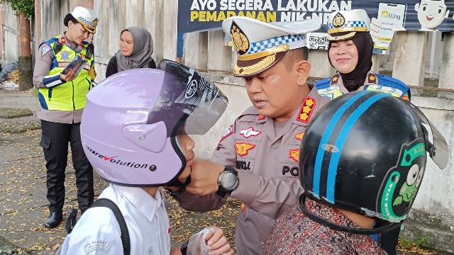 Tingkatkan Kesadaran Masyarakat Berlalu Lintas Ditlantas Polda Riau Adakan Program Riau Tertib Berke