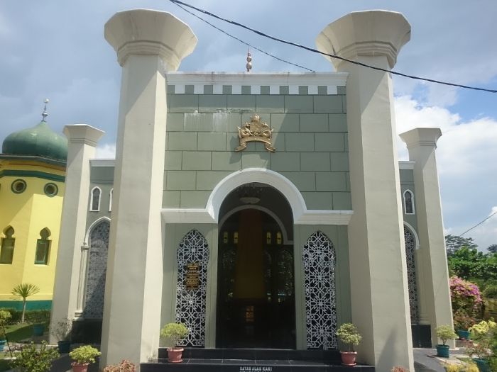 Berziarah ke Makam & Masjid Sultan Siak