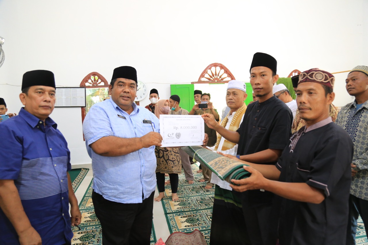 Safari Ramadhan Ke Desa Bila, Wabup Labuhanbatu Berikan Bantuan Kepada Sebelas Masjid