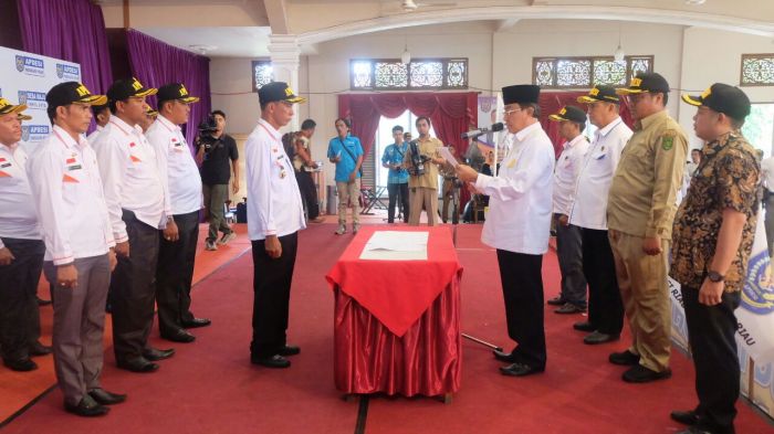 Bupati Kukuhkan Kepengurusan DPC APDESI Inhil Periode 2017-2022