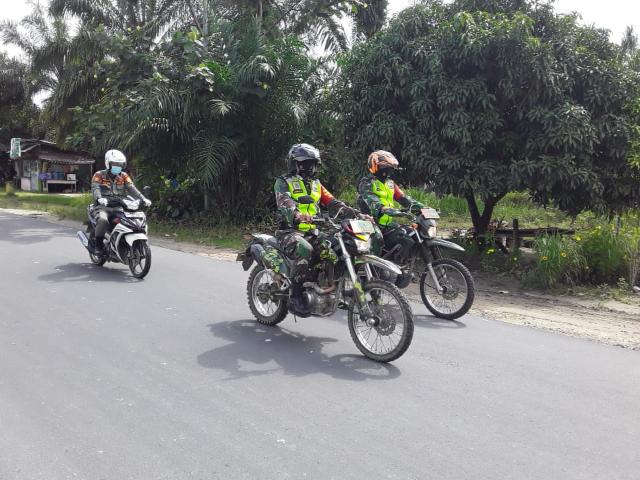 Babinsa Bersama Satpol PP Pinggir Patroli Jelang Pemilukada  Desa Pinggir