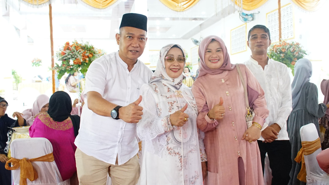 Hari Pertama Idul Fitri, Plt Bupati Labuhanbatu Gelar Open House