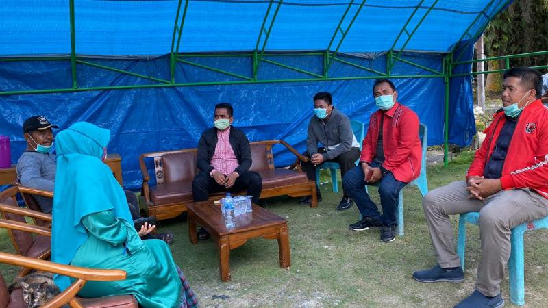 Ketua DPD PDI Perjuangan Riau Tinjau Posko Siaga Covid-19 di Desa-desa