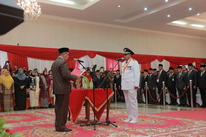 Gubri Resmi Lantik Alfedri Sebagai Bupati Siak