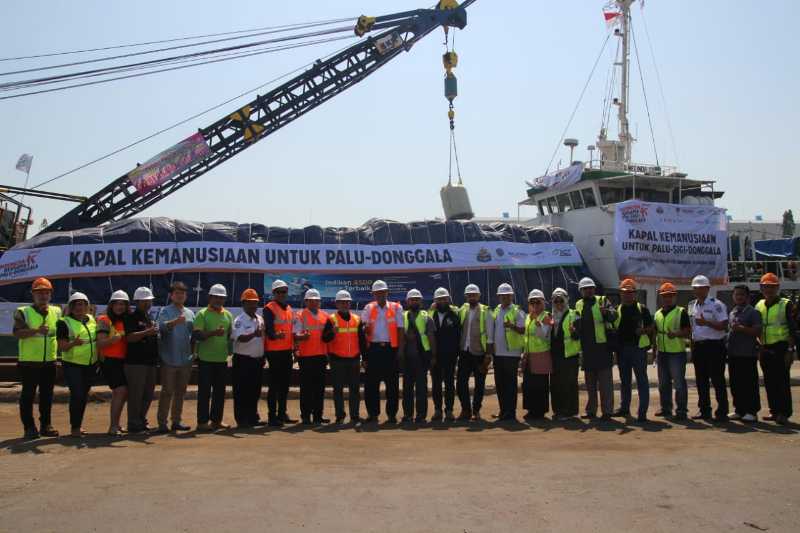Kapal Kemanusiaan Antarkan 1.000 Ton Bantuan untuk Palu dan Donggala