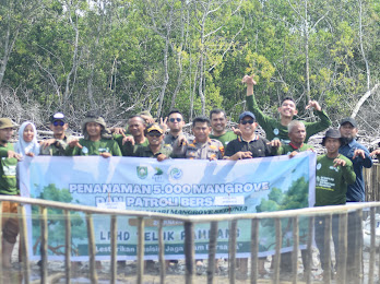 LPHD Teluk Pambang & YKAN Tanam 5.000 Mangrove Serta Gelar Patroli Bersama