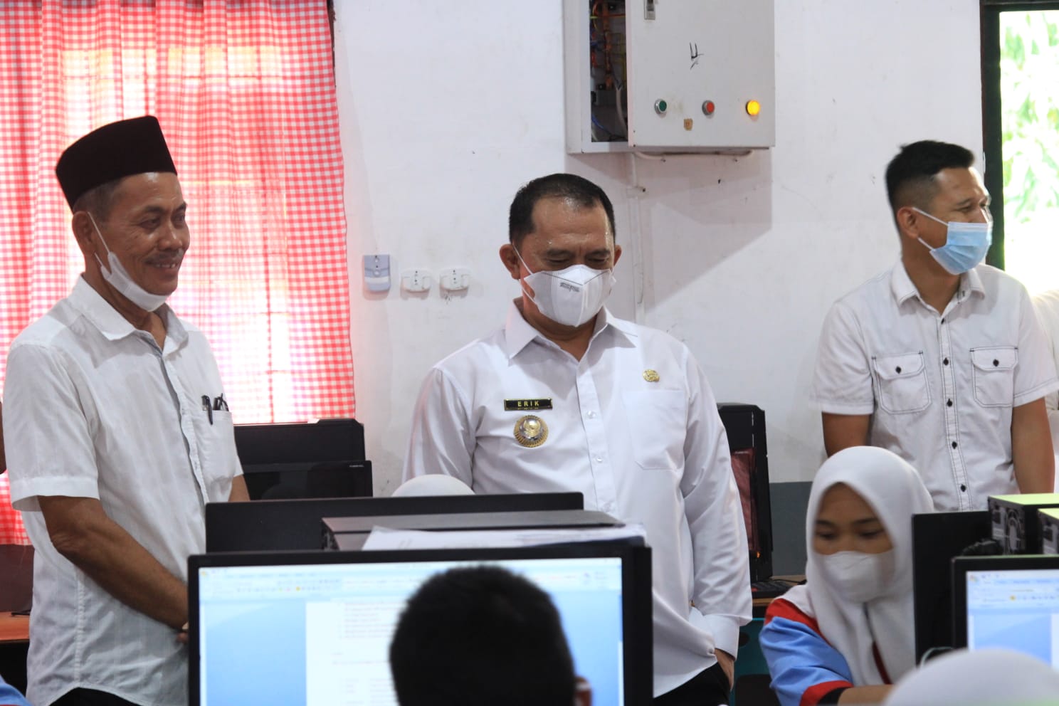 Bupati Labuhanbatu Lepas Siswa-siswi SMK Pemda Ikuti Prakerin