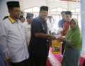Ibu Yatni Terharu Terima bantuan zakat dari Baznas Siak