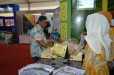 Stand Bengkalis Angkat Tema Tanjak dan Kerajinan Tangan Sumbar Expo di Medan