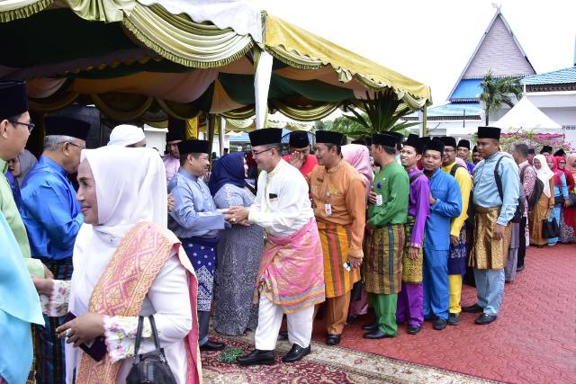 Ketua DPRD Bengkalis Hadiri Acara Silaturahmi dan Halal Bihalal 1440 H/2019 M di halaman Kantor Bupati Bengkalis